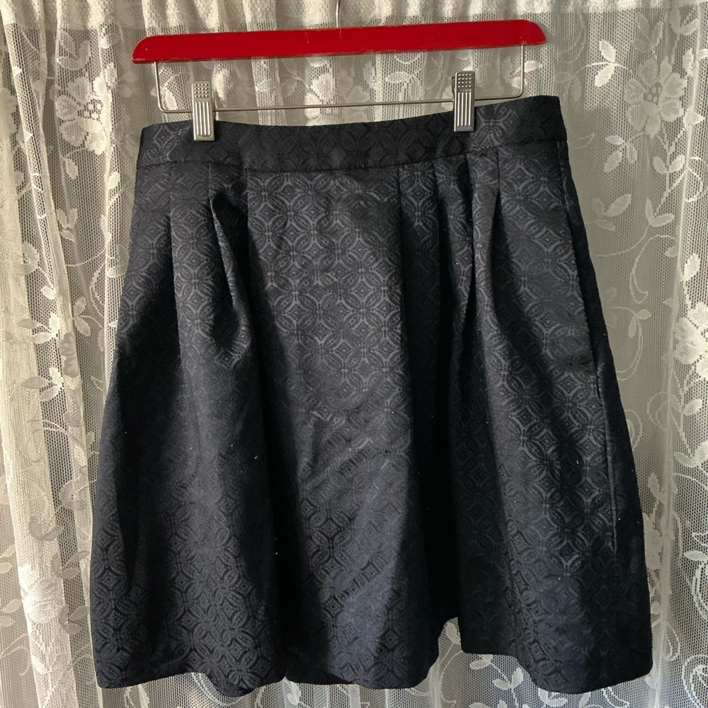 Banana Republic Black A-Line Skirt size 8 with pockets